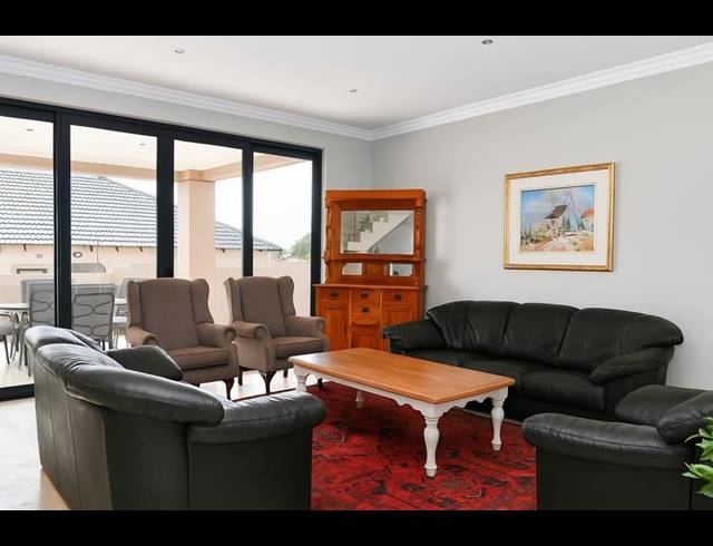 5 BEDROOM HOUSE FOR SALE IN COUNTRY VIEW ESTATE